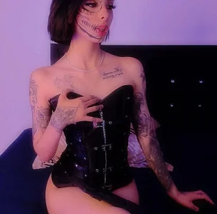 ChloeAddamss My first halloween makeup.👻🤩 Kuva 3