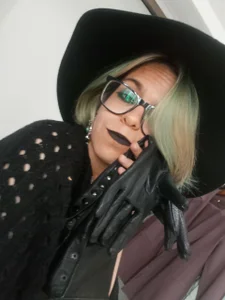 LiraBelle Public Pic 3