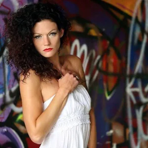 SydneySchmid Public Pic 5