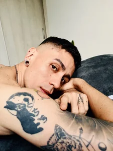 aaronswt 1111 صورة واحدة|aaronswt 1111 صورتان|aaronswt 1111  3 صور|aaronswt 1111  3 صورة