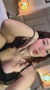 Lexie-red Public รูป  3