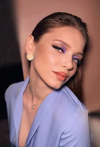 Chloe_Vixen Public Pic 3