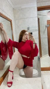 lizy_portmanのLittle RED dressの 2枚の写真