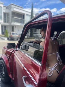 Nikii__ photos in the car 🫣 Pic 3