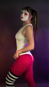 NEXT_DOOR_GIRL_ Clown face Foto 9