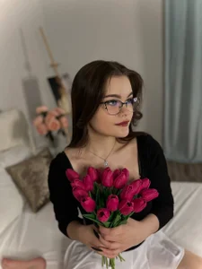 ShyEmma_ Public Pic 2