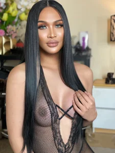 nycmargalewis lady in black Hình