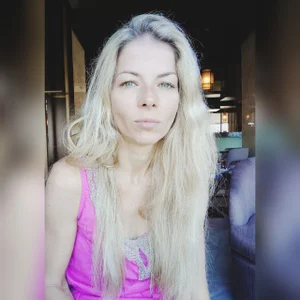 Eva_Melow Public 사진