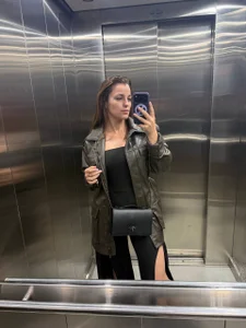 FreyaHeart Elevator Selfies🥳 Pic 3