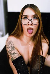 Hanna_Becker_ Public صورة واحدة|Hanna_Becker_ Public صورتان|Hanna_Becker_ Public  6 صور|Hanna_Becker_ Public  6 صورة