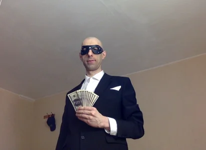 HandsomeAlfie Shower me with money! Be my king!!! Billede