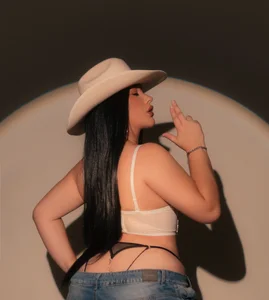 Leaa_Cox: Cowgirl Cox🐴🤠 ( фото)
