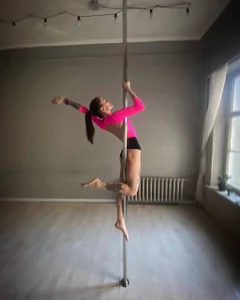 POLE DANCE de _ice_ba_by  3 Imagens
