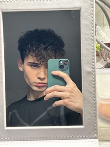 nixyasebe curly haired 🧑‍🦱 Pic 2