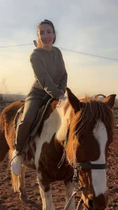 HellaryTourent Public Pic 5