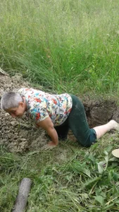 ExquisiteMature Digging an outhouse pit Poză 9