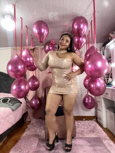 AnnaRosse1 kullanıcısının ✨ “It’s my birthday! Come celebrate with me — good vibes, good friends, and unforgettable moments!” albümü -  6 fotoğraf