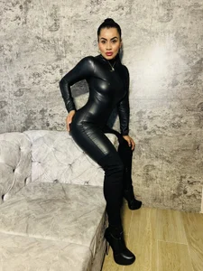naomy_smithxx: sexy latex girl ( 5 фото)