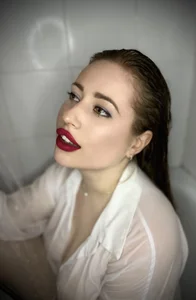 AlisaWhite: Public ( 2 фото)