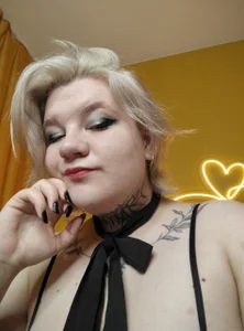 Mystiica: Public ( 4 фото)