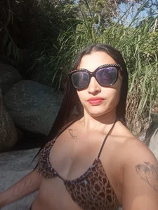 nicole-roman Caliente bajo el sol 🔥😈 Pic 4