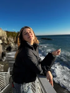 HaleyReedme A walk in the sea 🌊 side ❤️🌅 사진 8