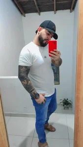 Ethan_Castellanoのit's meの枚の写真