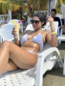 CaroBeach Thanks to you, I achieved a goal this year 😍🏖️ Poză 5