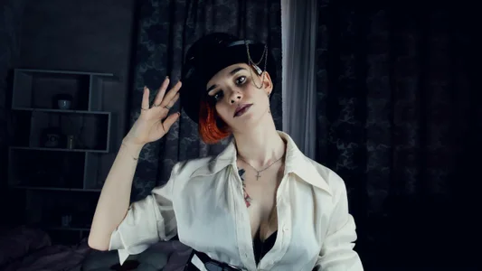 RedLovely Public Pic 2