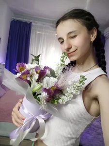_Nika_Kik flowers from all the users who gave me tips to cheer me up Foto 2