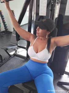 WORK OUT W ME de queenass1  4 Imagens