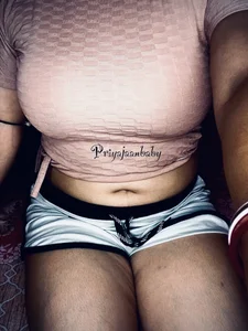 Hot-AngoriBhabhiの💕🖤🤍🖤Please love me guys 🖤🩶🖤💕の 4枚の写真