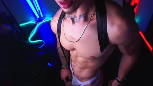 alan-jetのsexy and hardの 4枚の写真