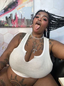 Anaa_Fuentessのthe sexiest on the planetの 3枚の写真