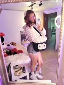 Sofi_cutiee "My best curve is my smile." Pic 2