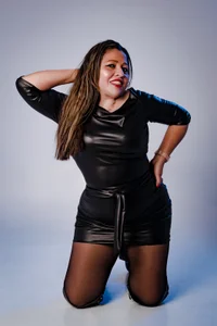 LiaTaylorr: Elegant ( 4 фото)