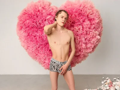 " I want to make you feel love in that day and so that your day goes better! od Brad_Myles  2 snímek