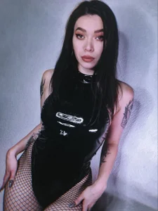 Public de Vanessa_Ives_  5 Imagens