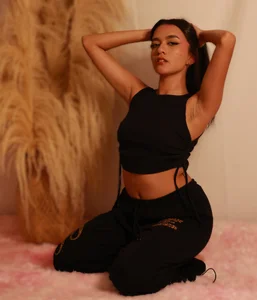 Aisha_Vex A sexy brunette girl slika 3