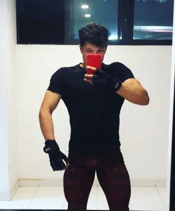 javiersexymann: Public ( 4 фото)