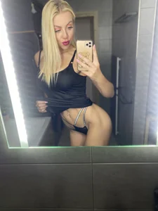 Marian_line In the bathroom😜 Bilde 6