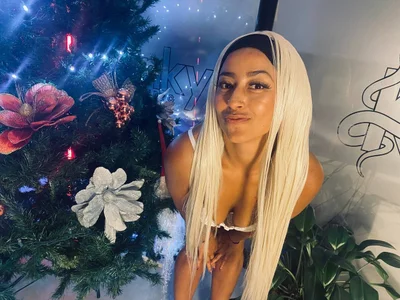 i love my christmas tree 😍 od Mia-Bloom  6 snímek