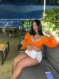 EvieAdamsss: Public ( 2 фот о)