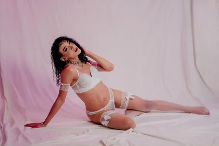 BritannyClaire: Goddess✨ ( 3 фото)