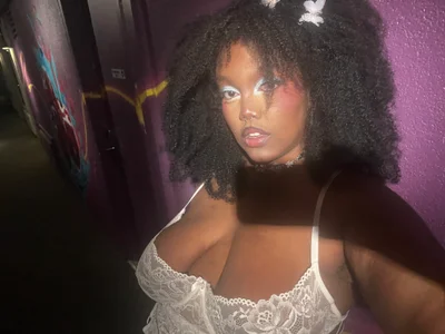 juicy_janet Public Immagine  4