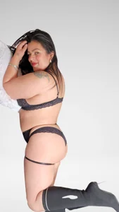 Mia-Glow Public Bilde 7