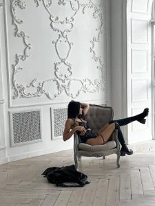 UrLillShy: Public ( фото)