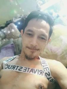 ZackTopplayerFly69s XXX nøgenfoto 1