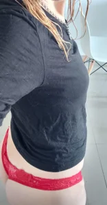 Sexjudith69: Public ( 2 фото)