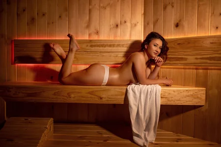 Arianna_Davis Sweat and heat Pic 4
